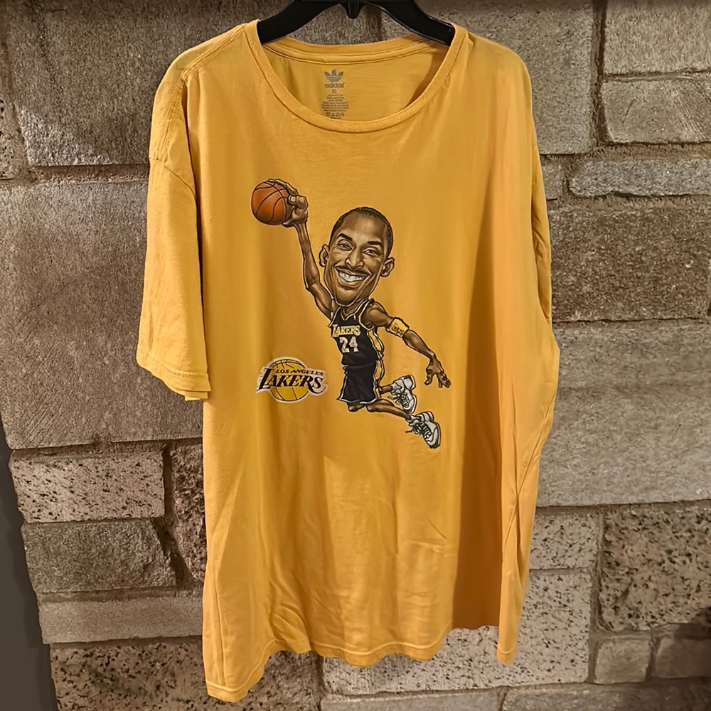 Vintage Adidas Kobe Bryant Bryant T shirt excellent condition